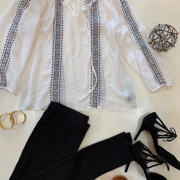 Sanctuary Tops - POSH PARTY PIC! Sanctuary blouse sz S